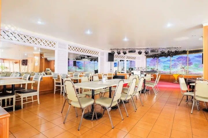 Транг: Trang Hotel