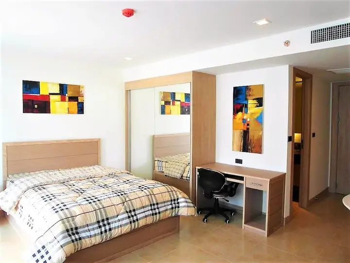 The Cliff sea & Pool Views Studio Apartment Pratumnak Pattaya — фото 2