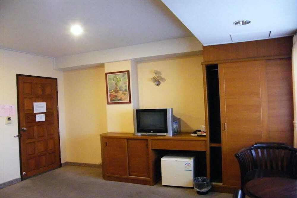 Лопбури: Grand Leo Hotel