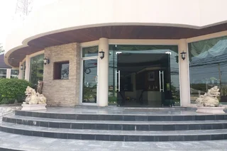Лопбури: Grand Leo Hotel