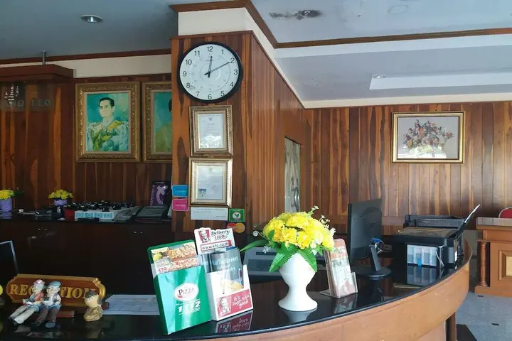 Лопбури: Grand Leo Hotel