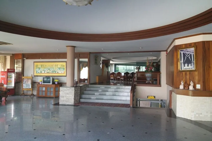 Лопбури: Grand Leo Hotel