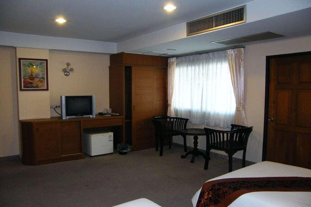 Лопбури: Grand Leo Hotel