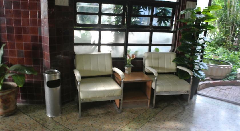 Лопбури: Chaopraya Garden Hotel