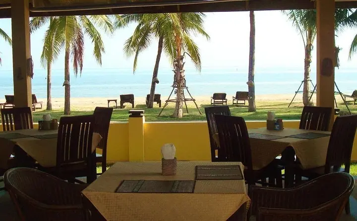 Сам-Рои-Йот: Terra Selisa - Dolphin Beach