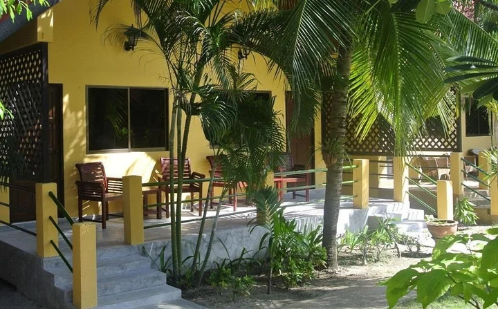 Сам-Рои-Йот: Terra Selisa - Dolphin Beach