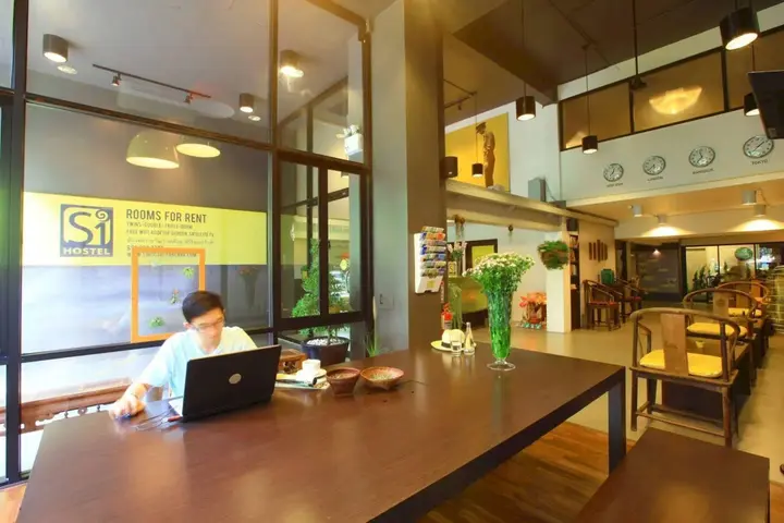 Бангкок: S1 Hostel