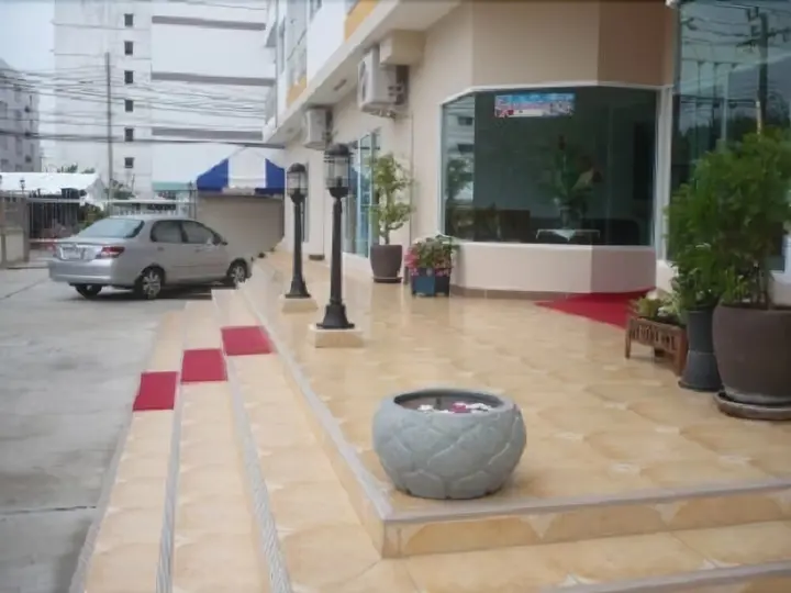 Самутпракан: Suchart Leelawadee Home