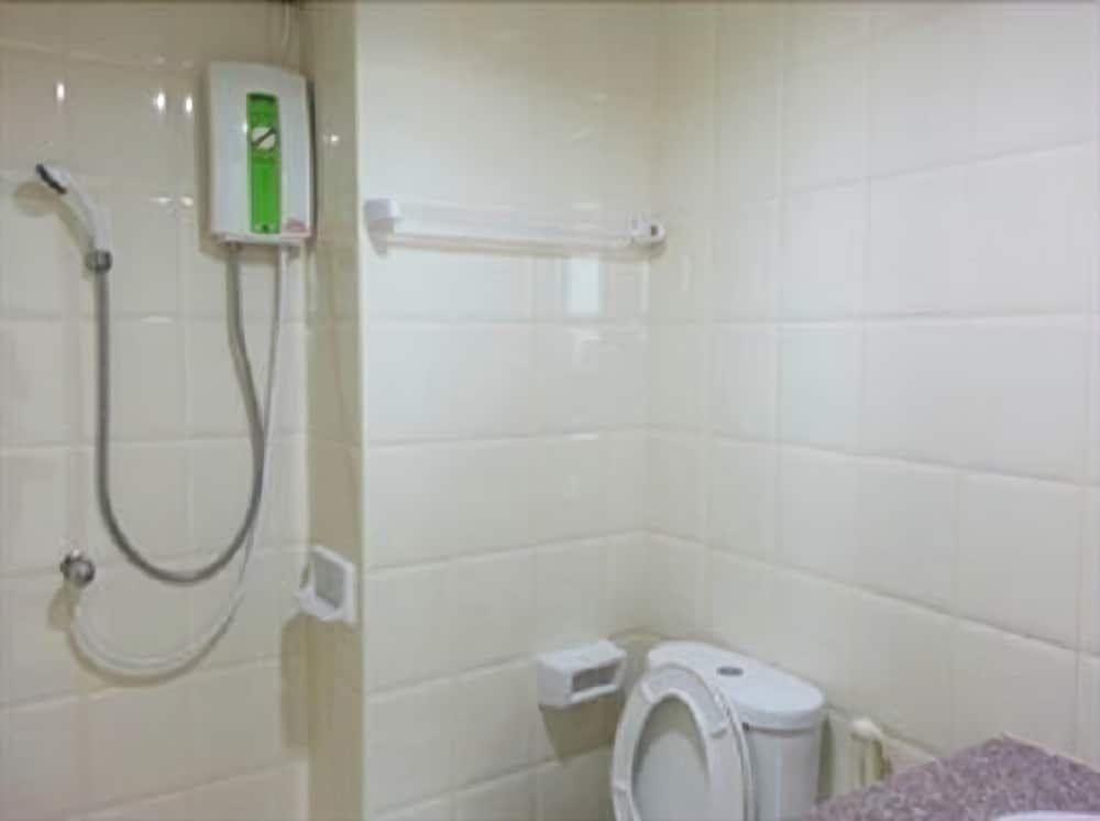 Самутпракан: Suchart Leelawadee Home