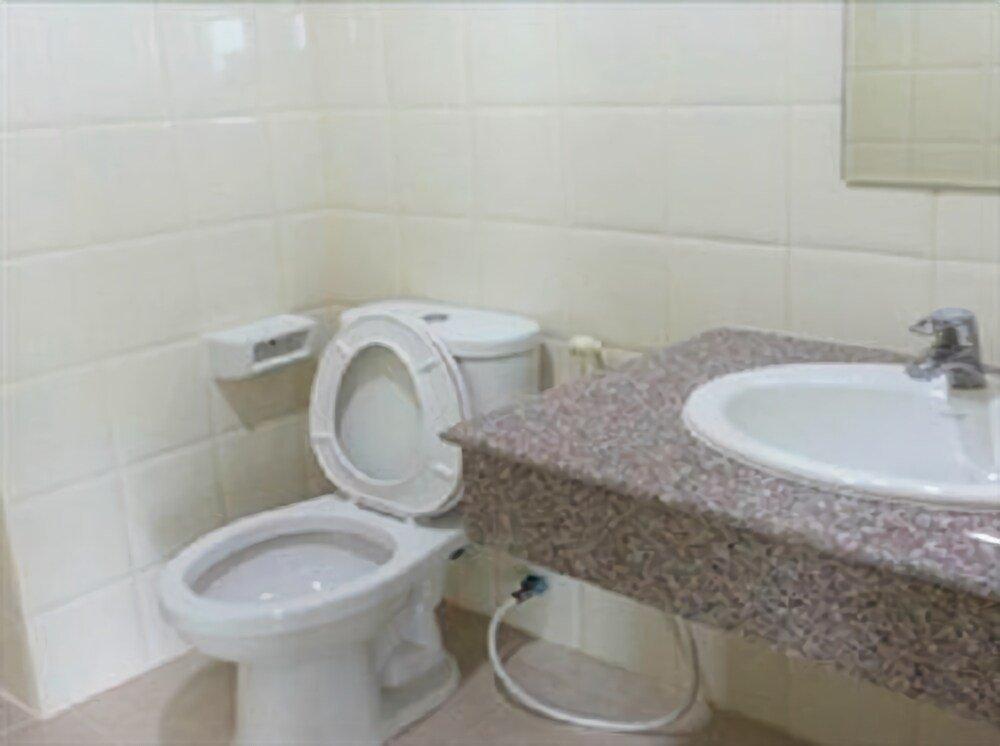 Самутпракан: Suchart Leelawadee Home