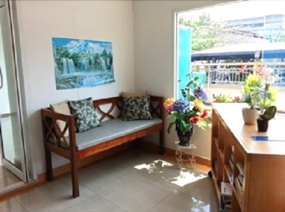 Самутпракан: Suchart Leelawadee Home