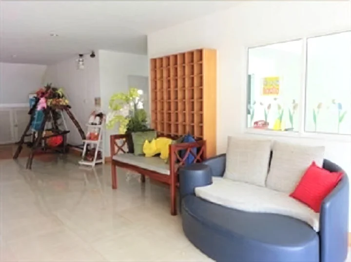 Самутпракан: Suchart Leelawadee Home
