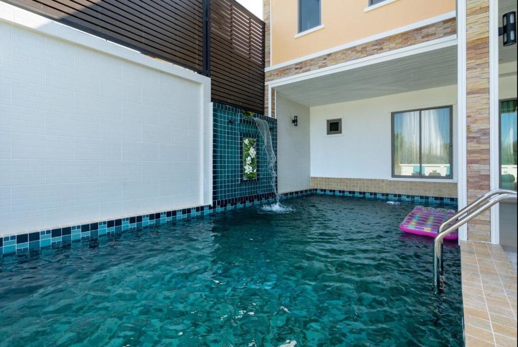 Тхаланг: Private Villas Bangtao
