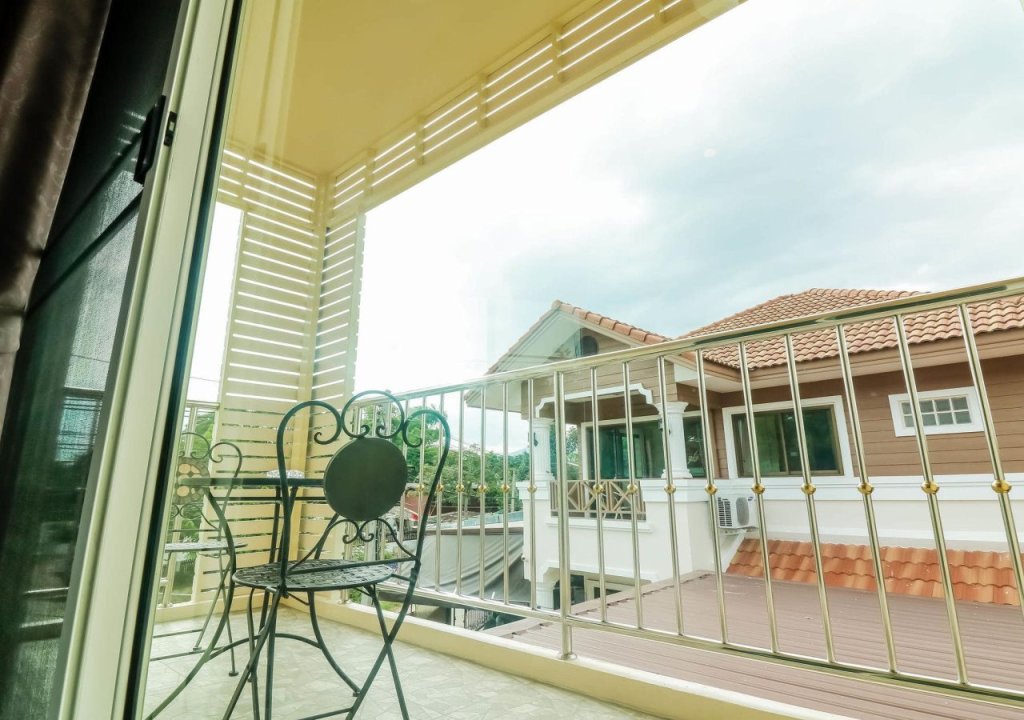 Ханг Донг: Donchai House
