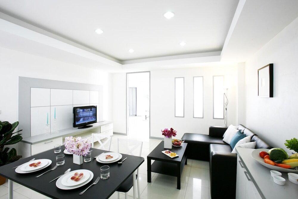 Бангкок: The Grand Suree Residence