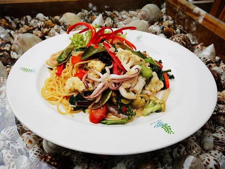Чаам: Baan Fern Talay