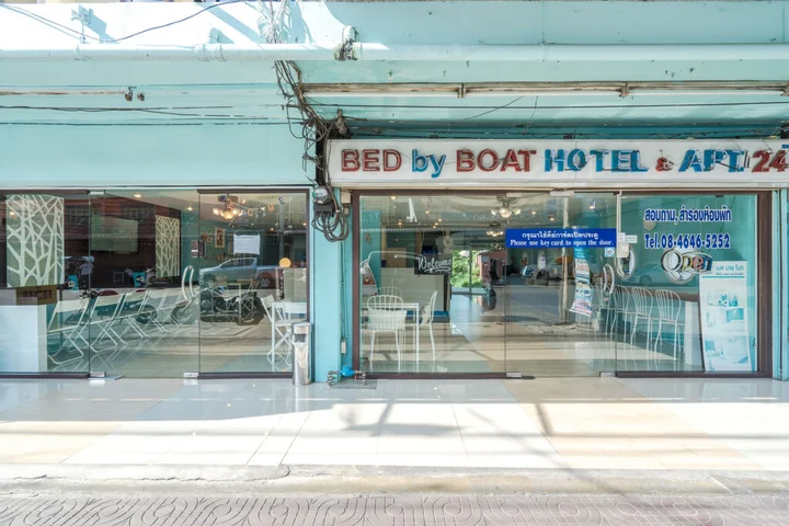 Нонтхабури: Bed by Boat Hotel & Apartment