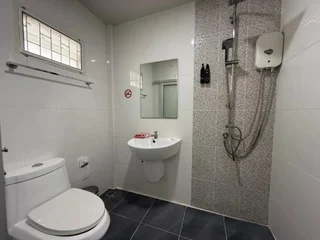 Нонтхабури: Bed by Boat Hotel & Apartment