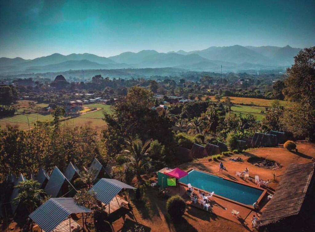 Паи: Pai Circus School and Resort