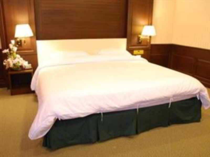Чайнат: Chainat Thani Hotel