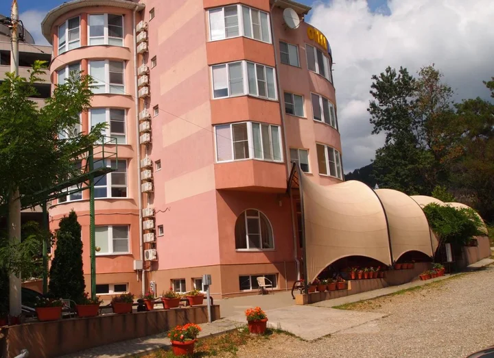 Агой: Kompliment Hotel