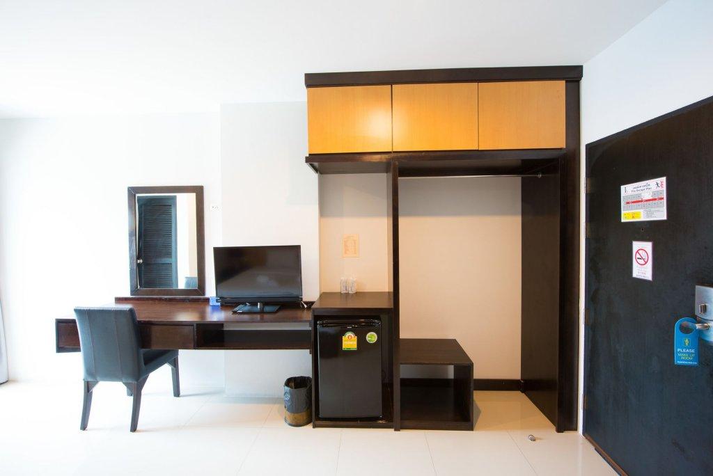 Сураттхани: Lee Hotel