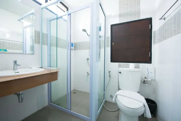 Сураттхани: Lee Hotel