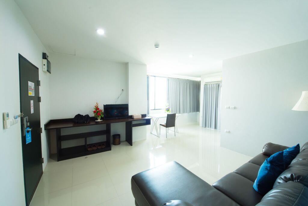 Сураттхани: Lee Hotel