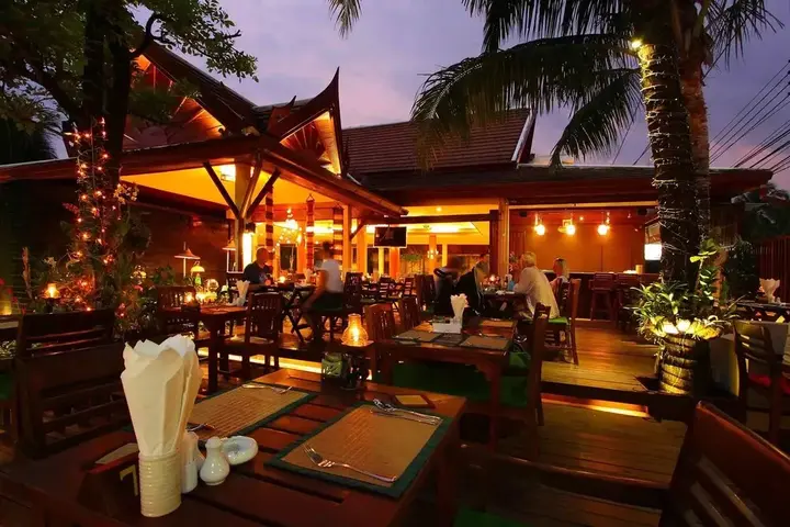 Такуа Па: Fanari Khaolak Resort (Fanari Seafront Wing)