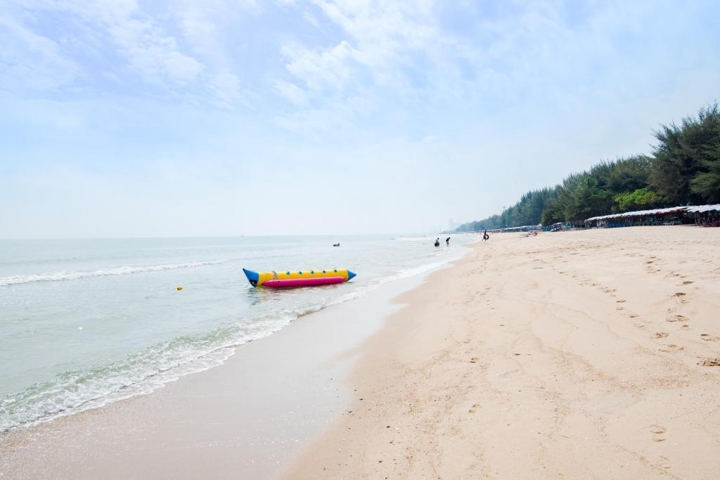 Чаам: Golden Beach Cha-Am Hotel