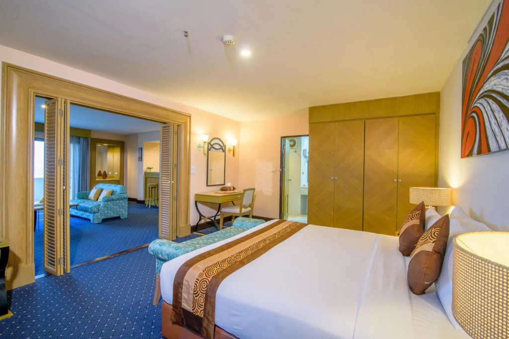 Чаам: Golden Beach Cha-Am Hotel