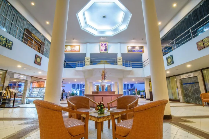Чаам: Golden Beach Cha-Am Hotel