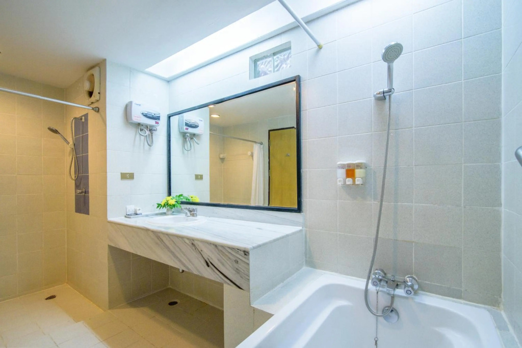 Чаам: Golden Beach Cha-Am Hotel