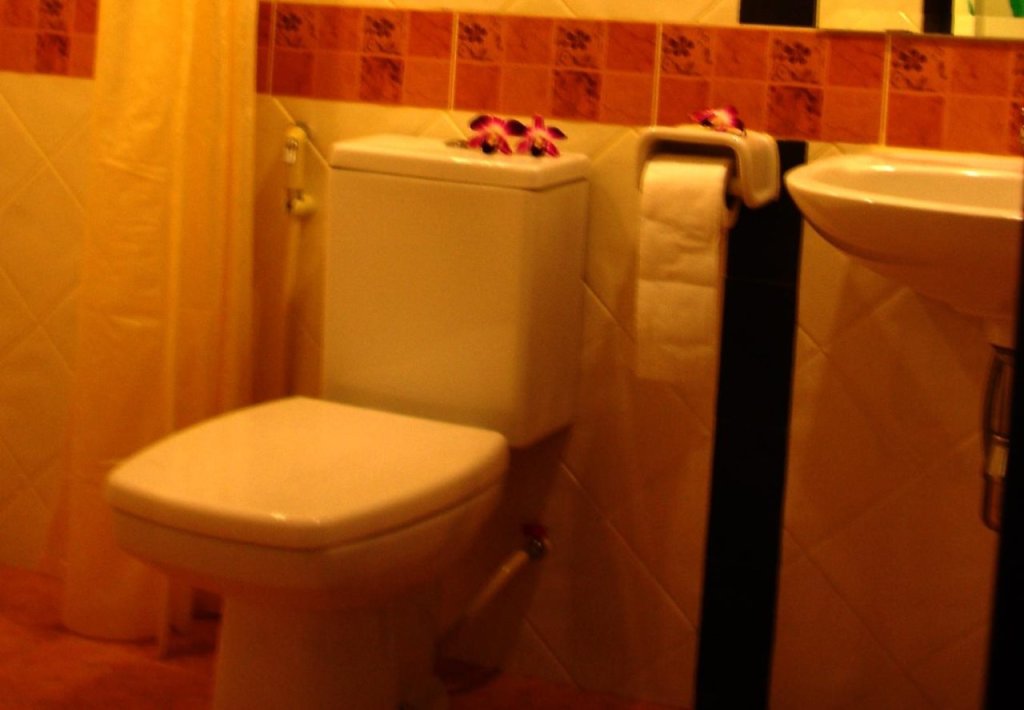 Бангкок: The Bang Khun Phrom Suites