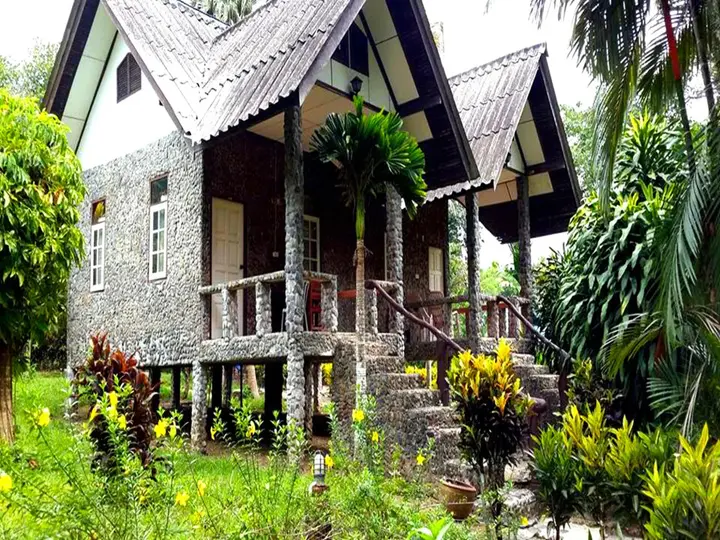 Фаном: Tree Top River Huts
