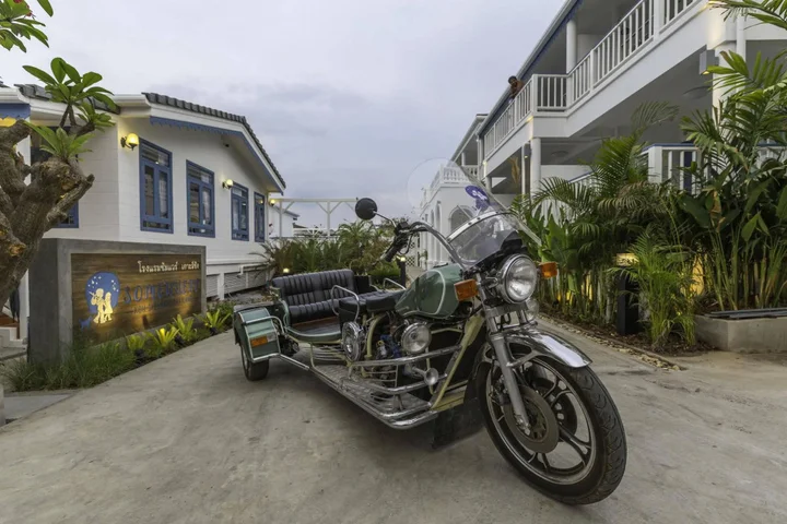 Ко Сичанг: Somewhere Koh Sichang