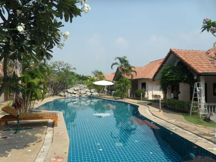 Сирача: Two Fifty Nine Resort