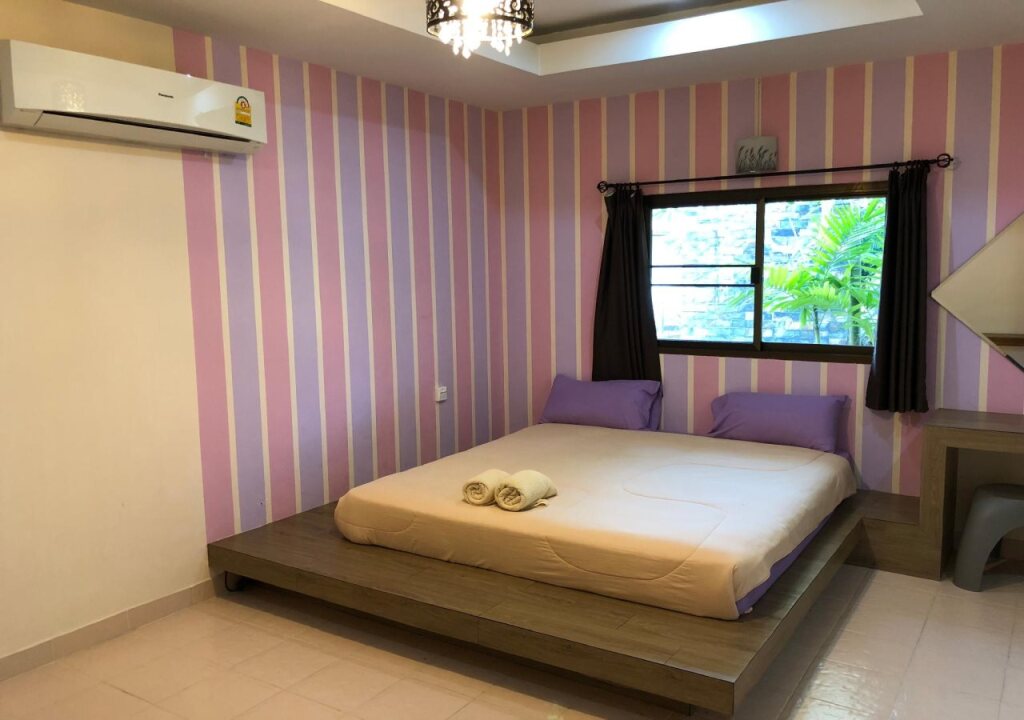 Сирача: Two Fifty Nine Resort
