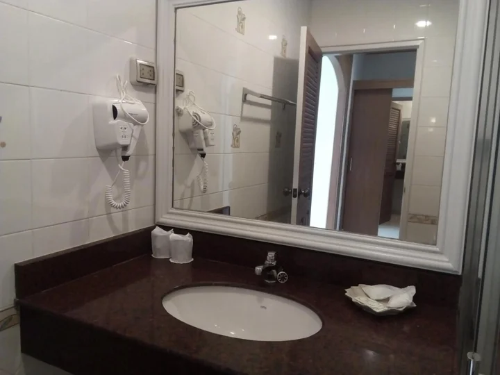 Сирача: Seaview Sriracha Hotel
