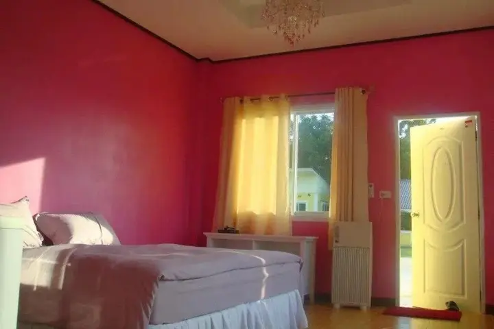 Сунг-Ноэн: Luckydee House