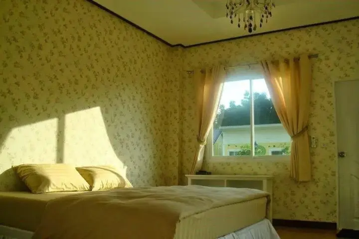 Сунг-Ноэн: Luckydee House