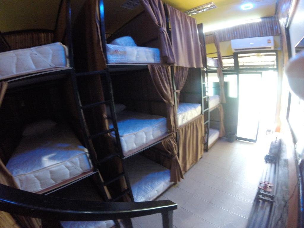 Пхи-Пхи-Дон: Coma Hostel and Travel Agency