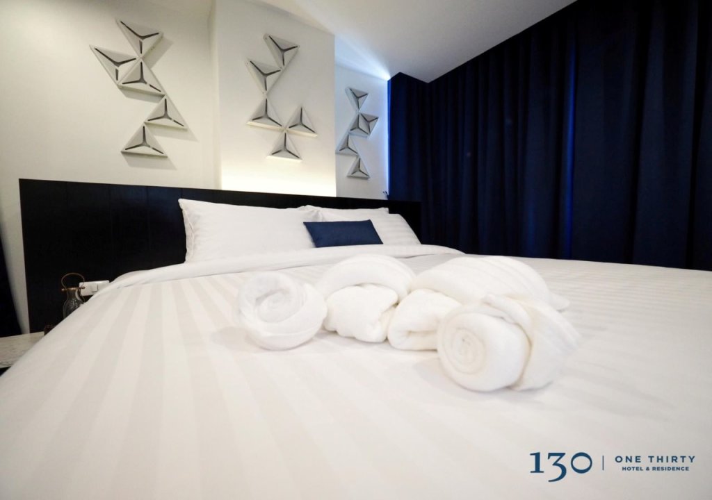 Бангкок: 130 Hotel & Residence