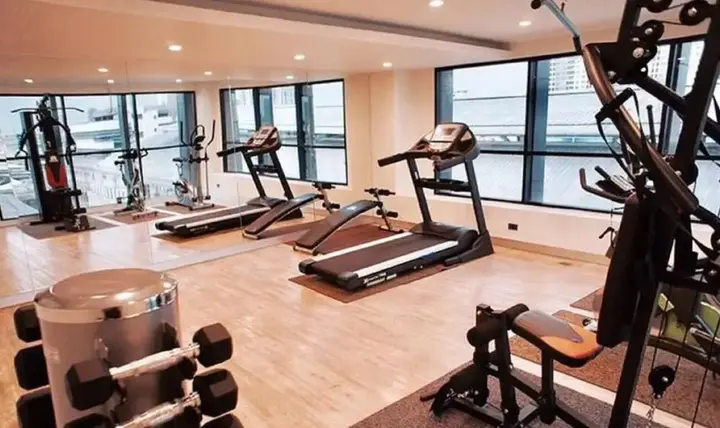 Бангкок: The Room Sukhumvit 62