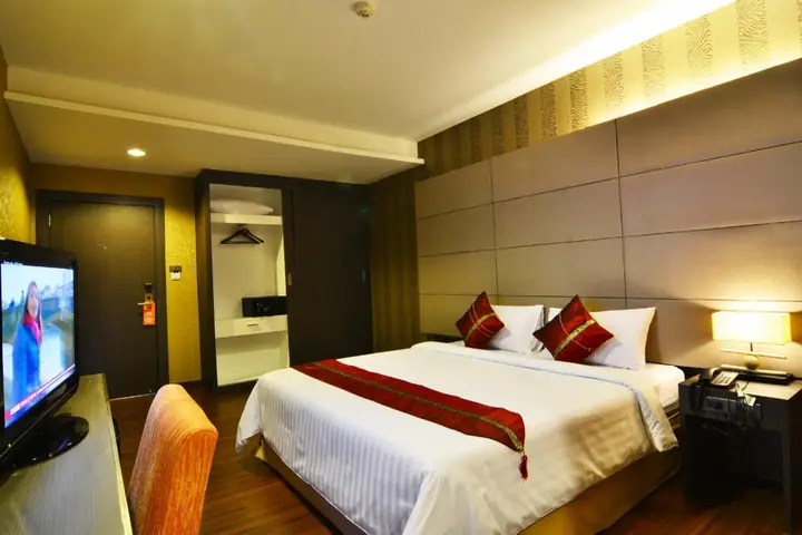 Бангкок: The 93 Hotel