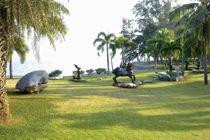 Клаенг: Rock Garden Beach Resort