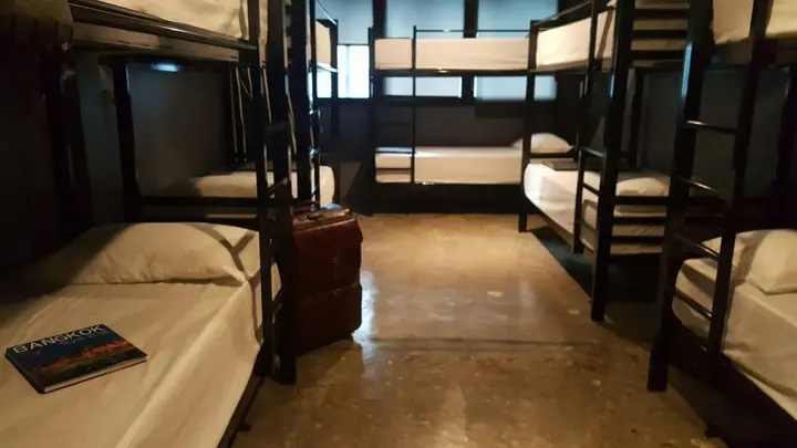 Бангкок: Din Space Bangkok