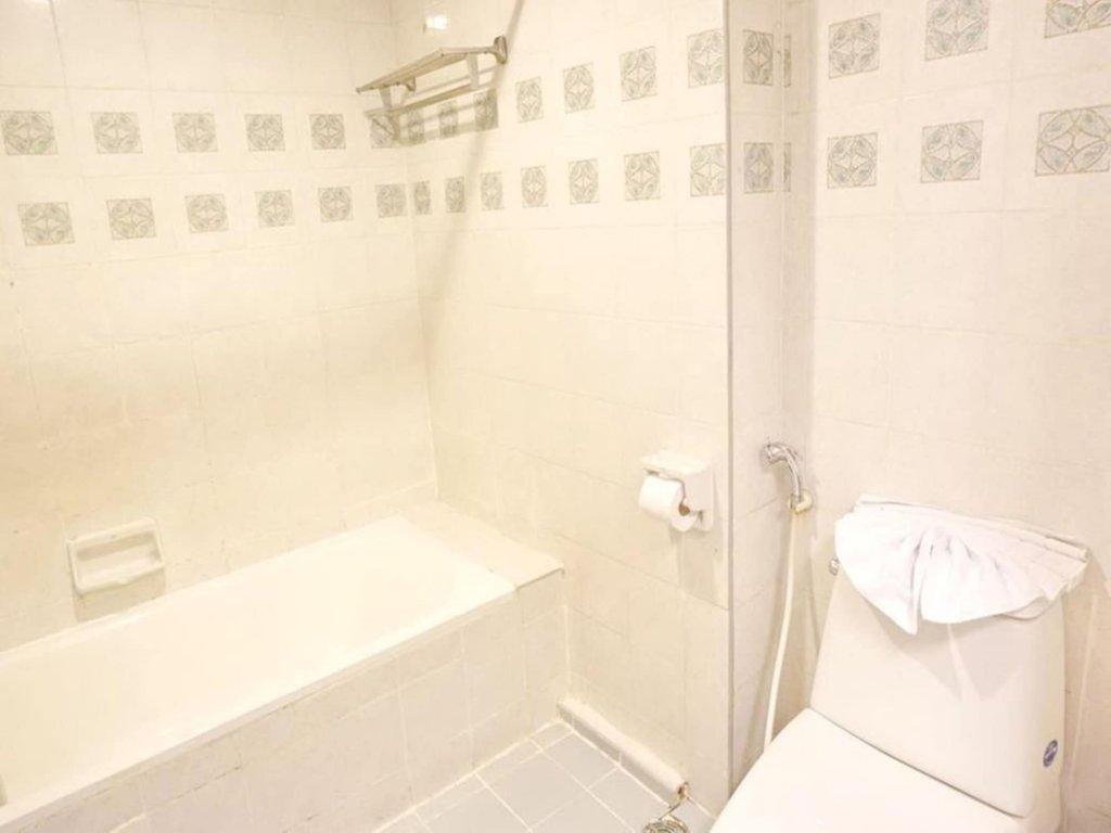 Самутпракан: Bay Hotel Srinakarin