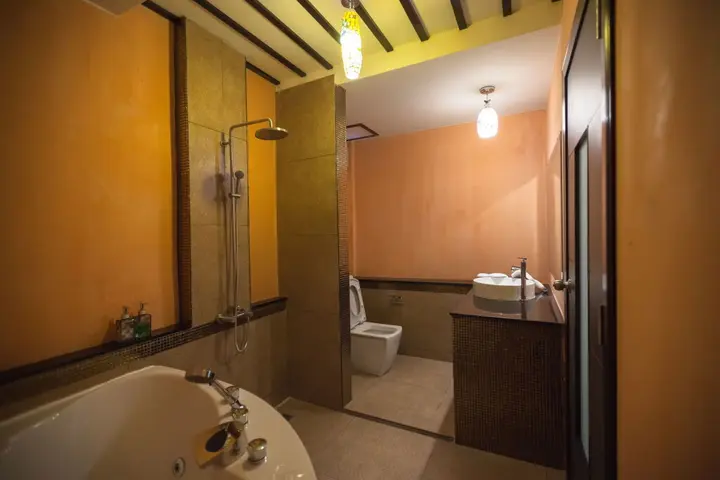 Чумпхон: Retro Box Hotel