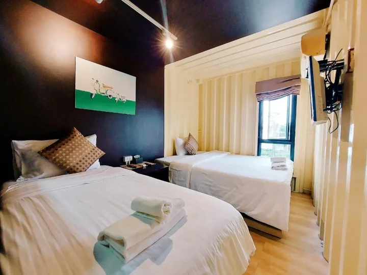 Чумпхон: Retro Box Hotel